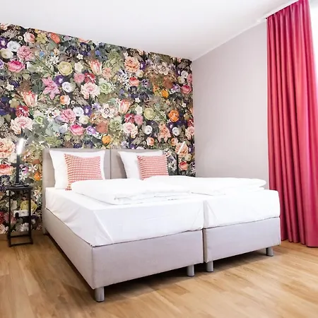 House Of Blooms Aparthotel