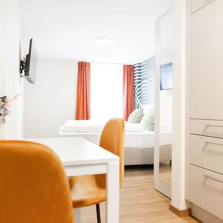 House Of Blooms Aparthotel 4*