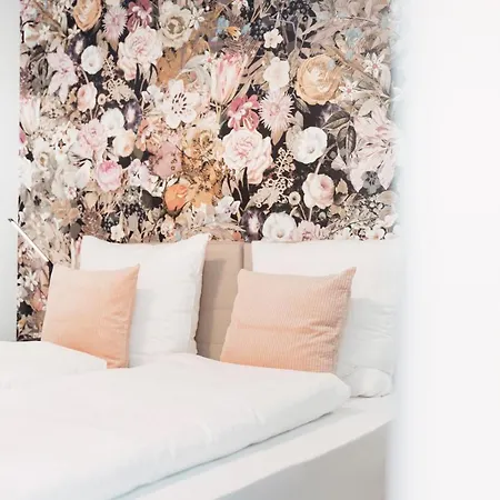 House Of Blooms 아파트호텔 4*