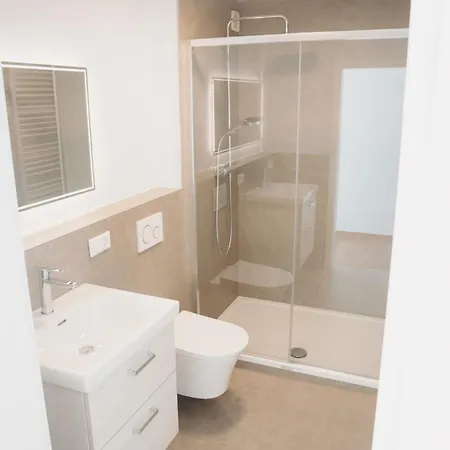 House Of Blooms Aparthotel