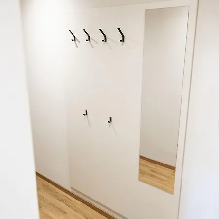 House Of Blooms Aparthotel