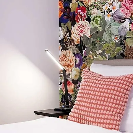 House Of Blooms 4*