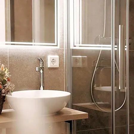 House Of Blooms Apartahotel 4*