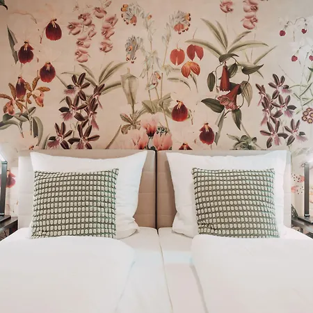 House Of Blooms Aparthotel 4*